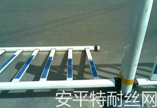 道路護欄網(wǎng)